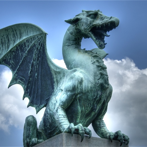 Sang Des Dragons Artisan Perfumery Oil - Picture 3 of 3